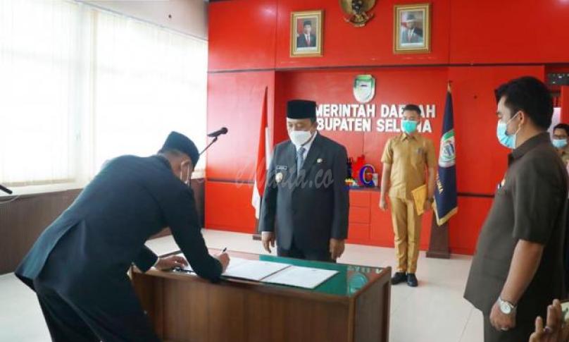 Wabup Seluma Lantik Penjabat Sekretaris Daerah. Foto: Kominfo