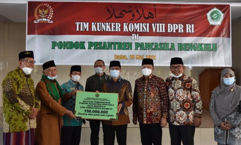Kemenag-DPR RI Bantu Bangun Masjid Ponpes Pancasila