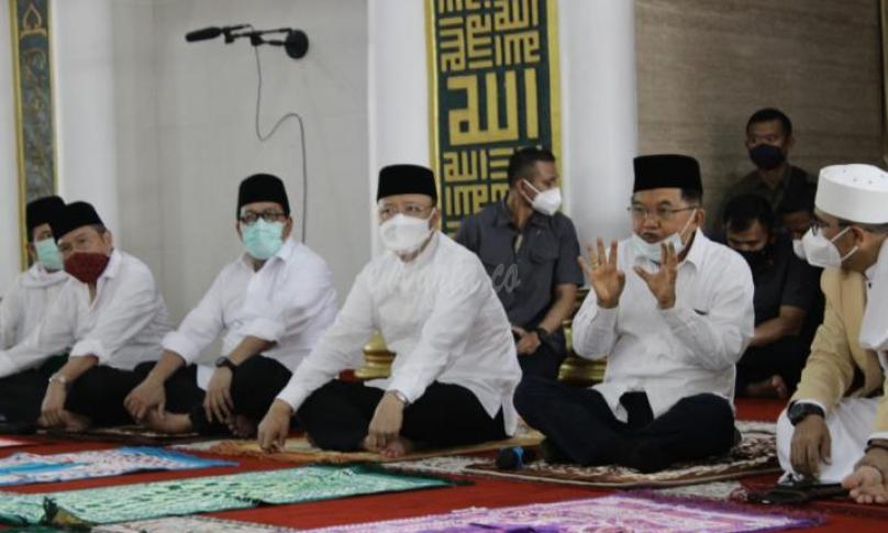 Ketua Umum PMI pusat yang juga menjabat Ketua Umum Dewan Masjid Indonesia (DMI) H. M. Jusuf Kalla menggelar pertemuan bersama pengurus Dewan Masjid Provinsi Bengkulu.