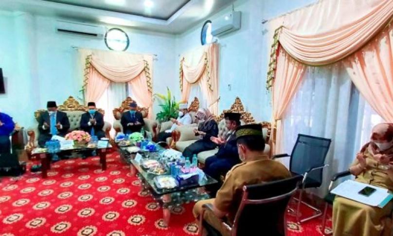 RUPS dengan Walikota Bengkulu Helmi Hasan di ruang kerja walikota, Senin (28/6/2021).
