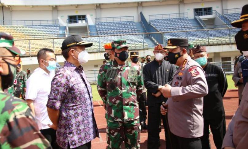 Panglima TNI dan Kapolri Berharap Program Vaksinasi Presiden 1 Juta 1 Hari Tercapai 