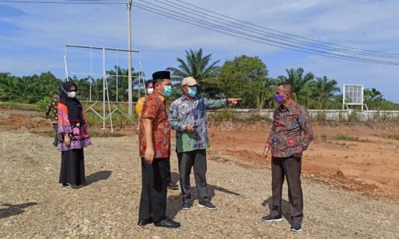 DLH Kota Bengkulu Pasang Patok Penghijauan di Lahan Perkantoran Merah Putih