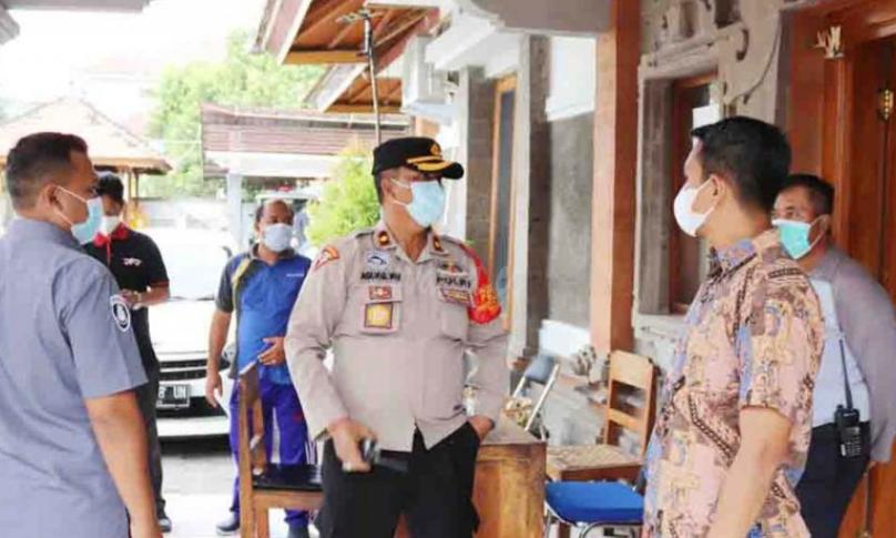Polda Bali, TNI dan Satpol PP Sidak Perkantoran Saat PPKM Darurat