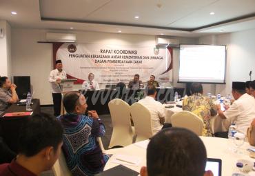 Rakoor-Hamka Sabri saat membuka resmi Rapat Koordinasi Penguatan Kerjasama Antar Kementerian dan Lembaga Dalam Pemberdayaan Zakat.