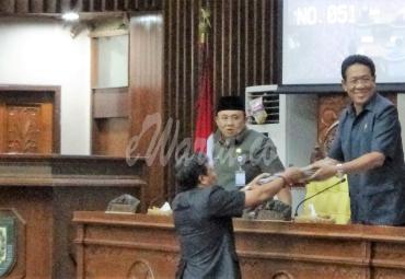 Sekda Provinsi Bengkulu Nopian Andusti SE.MT menghadiri Rapat Paripurna DPRD Provinsi Bengkulu yang ke- 13 Masa Persidangan ke –II Tahun  Sidang 2018.
