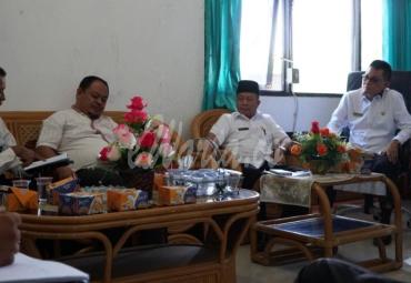 Kadispar BS berkoordinasi dengan asisten 1 terkait festival Ayiak Manna