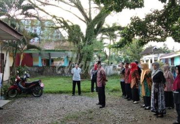 Sesda BS, pimpin apel pagi di Disdukcapil Seluma