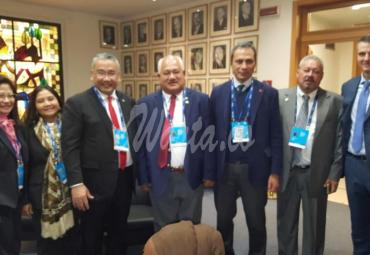 Mendes PDTT Eko Putro Sandjojo berfoto bersama dengan Presiden IFAD di Roma