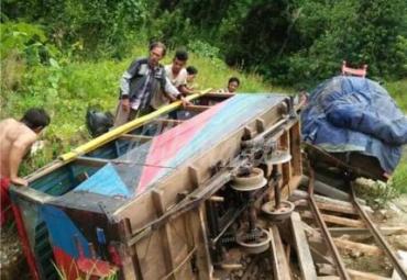 Kondisi Molek terguling yang sempat di abadikan oleh warga