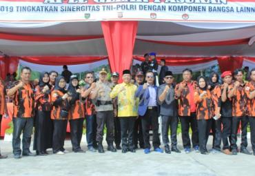 Apel gelar pasukan ditutup dengan foto bersama