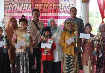 Para pemenang lomba bercerita 
