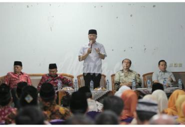 Gubernur Bengkulu (Dr H Rohidin Mersyah) saat memberikan arahanya