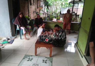 Pengobatan gratis oleh Satgas TMMD