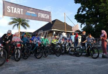 Plt Bupati Bengkulu Selatan Gusnan Mulyadi membuka acara puncak HUT BS (Fun Bike)