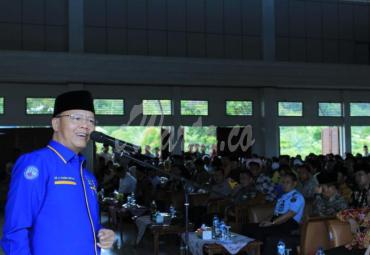Gubernur Bengkulu (Dr. H Rohidin Mersyah) memberikan sambutan dan arahanya