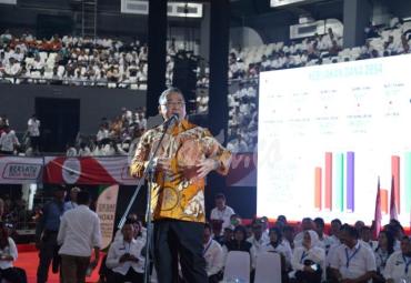 Menteri Desa, PDT, dan Transmigrasi Eko P Sandjojo berpidato dalam Silaturahmi Nasional Pemerintahan Desa se-Indonesia di Jakarta, Rabu (10/4/2019). Eko P Sandjojo mengatakan bahwa selama pemerintah Jokowi-JK, dana desa yang sudah dikucurkan sebesar Rp 270 triliun.  Foto: Wening/Kemendes PDTT