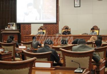 Paripurna pandangan umum Fraksi-Fraksi 