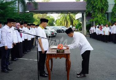 Tanda tangan pencanangan zona integritas 