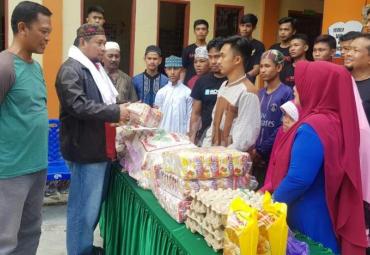 Komunitas motor Max Owner's Peduli sesama berbagi Sembako ke Yayasan Nur Amin (Sekolah Luar Biasa) 