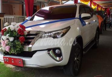 Mobil Dinas Wakil Walikota Bengkulu yang dipergunakan untuk mengantar mempelai pengantin pria