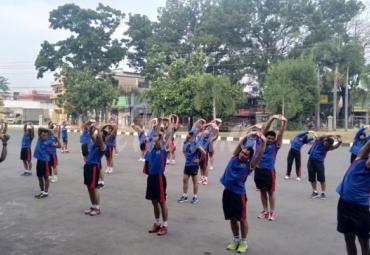 Anggota Kodim Pati 0718 laksanakan senam aerobik