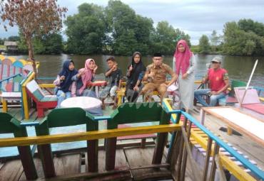 Makan santai ala Camat Malbar Kab. Luwu Utara, Sulpiadi