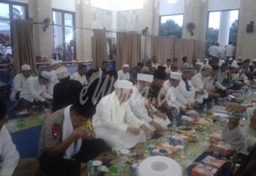 Gubernur, Kapolda, Walikota, Dirut Bank Bengkulu, FKPD berbuka puasa brrsama warga di Masjid At-Taqwa Kota Bengkulu