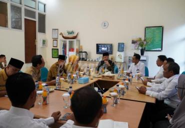 Gubernur Bengkulu Rohidin Mersyah meminta pihak PLN lakukan pemeriksaan instalasi jaringan listrik di setiap rumah tangga Se-Provinsi Bengkulu.