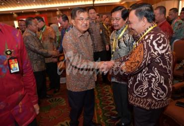 Penghargaan diserahkan langsung oleh Wakil Presiden Juduf Kalla kepada Gubernur Bengkulu diwakili Sekda Provinsi, Nopian Andusti, Kamis (25/7).