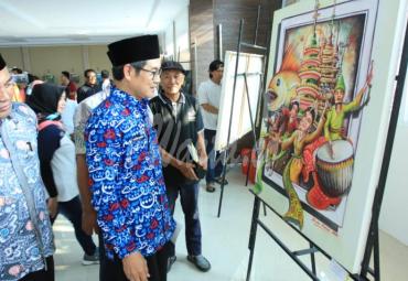 Asisten III Setda Provinsi Bengkulu Gotri Suyanto membuka pameran seni rupa, kerjasama Taman Budaya dan Komunitas Seni Rupa Bengkulu. Pameran kali ini mengangkat tema "Dari Bengkulu Untuk Indonesia".