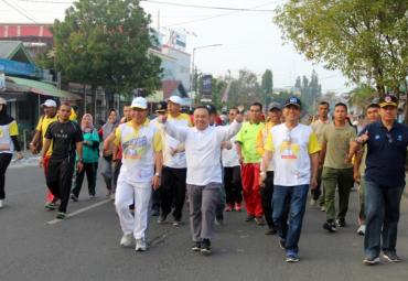 Jalan sehat peringati HUT RRI ke- 74
