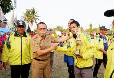 Asisten I Lutra, Jumal Jayair Lussa tutup Porseni PGRI ke- 6 