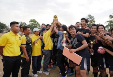 official dan coach mengucapkan terima kasih kepada Gubernur Bengkulu, telah menyelenggarakan ajang yang sangat bergengsi ini dan ditunggu-tunggu oleh pemain pesepak bola muda di daerah Bengkulu
