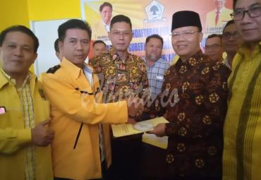 Rohidin Mersyah yang juga Petahana dalam pemilihan Kepala Daerah 2020 secara resmi mengambil formulir pendaftaran ke Partai berloggo pohon Beringin