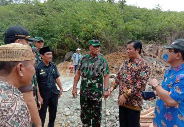 Tim Wasev Mabes TNI AD meninjau lokasi TMMD di Desa Keban Jati  Kecamatan Ulu Manna