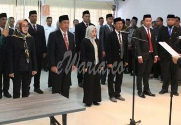 Pengambilan sumpah dan pelantikan 10 Kasubag KPU di 10 Kabupaten Kota, Selasa (22/10).