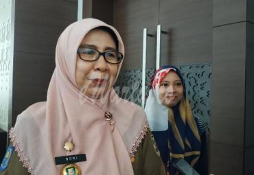 Kepala BKAD provinsi Bengkulu, Noni Yuliesti saat diwawancarai awak media, Bengkulu Selasa (29/10)