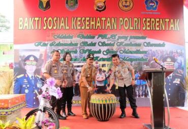 Kapolda Bengkulu Brigjen Pol Drs. Supratman, MH saat membuka Bhakti Sosial di Semidang Lagan, Benteng Selasa (15/19)