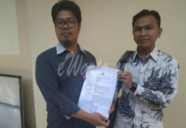 Kuasa hukum pelapor usai melaporkan dugaan penipuan berkedok arisan ke Polres kota Bengkulu.