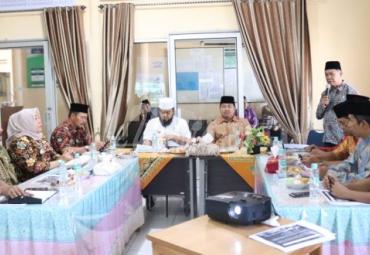 Walikota Bengkulu pimpin rapat koordinasi bersama para camat se-Kota Bengkulu di Kecamatan Singgaran Pati Kota Bengkulu, Kamis (7/11). 