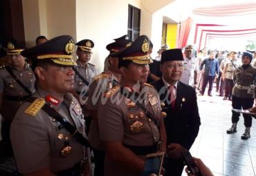 Wakapolri Komjen Pol Ari Dono Sukmanto, SH saat diwawancarai awak media