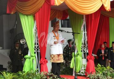 Gubernur Bengkulu (Dr. H. Rohidin Mersyah)