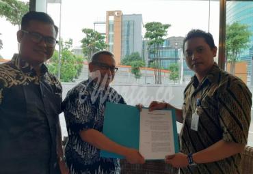 DPN PERKHAPPI terima salinan Resmi Registrasi Standar Khusus Profesi Konsultan Hukum Pertambangan 