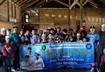 Bengkulu Kota Hadits mendapat apresiasi dan respon positif dari Bupati Kabupaten Pesisir Barat Provinsi Lampung Dr. H. Agus Istiqlal, SH, MH