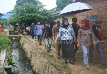 Dilaporkan lingkungan Kumuh, Komisi Dua DPRD Kota Bengkulu lakukan sidak di Kelurahan Padang Jati. 