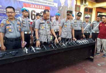 Polres Luwu Utara lakukan pemeriksaan senjata api milik personil.