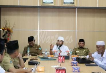rakor soal evaluasi dana kelurahan, HD clean, program masjid buka 24 jam dan pengangkatan anak yatim bersama Walikota, Senin (6/1)