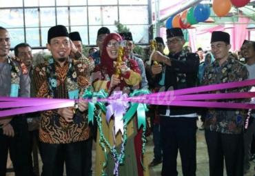 Dedy Wahyudi menghadiri acara Semeru Expo di SDIT Iqra 1 Kelurahan Sawah Lebar Kota Bengkulu, Sabtu (8/2/20) pukul 08.00 WIB dalam rangka HUT SDIT Iqra 1 yang ke-21.