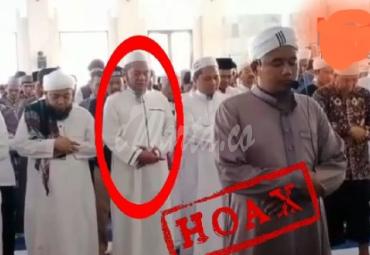 Foto, Walikota dan Wawali Bengkulu sedang sholat berjamaah yang beredar luas pasien positif covid-19 dinyatakan, hoaks.