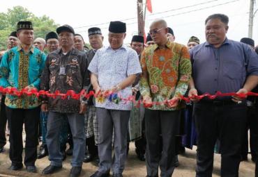 Gubernur Bengkulu Rohidin Mersyah meresmikan kantor dan launching Perkumpulan Keluarga Sekundang Setungguan (PKSSB) di Tanah Sareal Kota Bogor, Minggu (1/3). 
